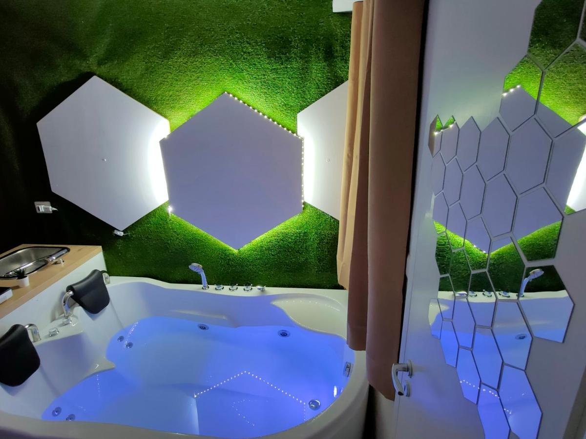 Green Room Bari Bagian luar foto
